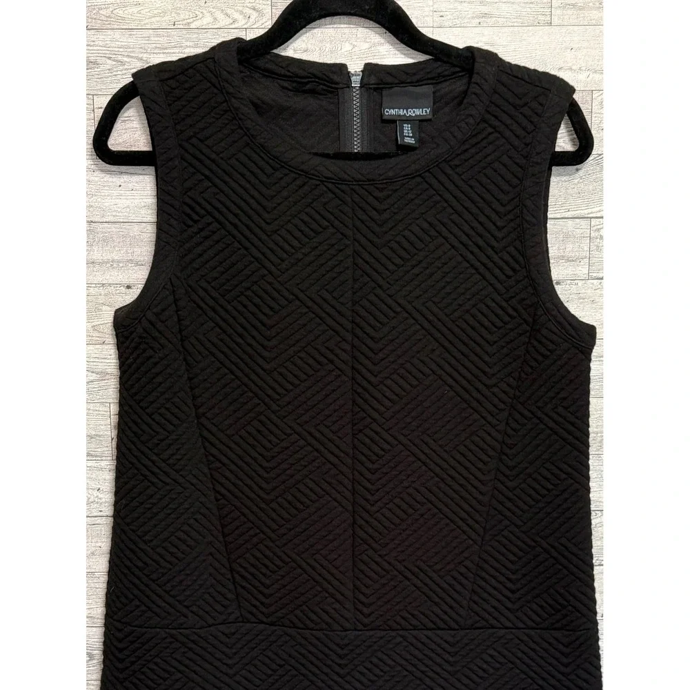 Cynthia‎ Rowley Black Textured Geometric Sleeveless Shift Dress Size 8 Crew Neck